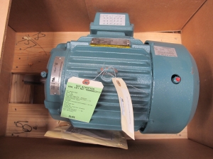 MOTOR, ELECTRIC TYPE, 7-1/2 HORSEPOWER, 230/460VAC 3 PHASE 60HZ ELEC RATING, 3520 RPM, 213T/215T FRAME, 8.6 AMPS, TEFC ENCLOSURE, CONTINUOUS DUTY, 1.15 SERVICE FACTOR, 1-3/8" DIAMETER SHAFT. CLASS "F" INSULATION, NEMA DESIGN "B", LOCKED ROTOR CODE "H", WITH 25 WATT, 460VAC SPACE HEATERS P/N 404667-9C. PART # ECP3769T WITH 404667-9C HTR. (W-44) LOADING & HANDLING FEE $15-